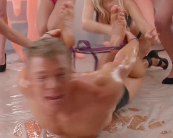 Alan Ritchson