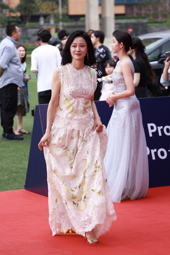 Hongjie Ni