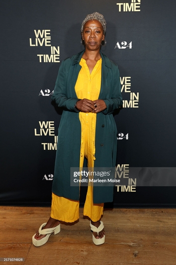 Noma Dumezweni