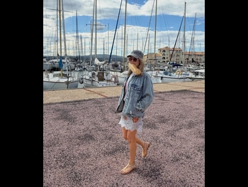  alt="Amy Huberman"