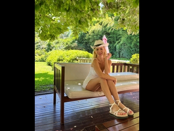  alt="Lola Bezerra"