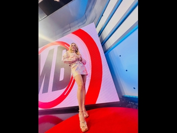  alt="Lola Bezerra"