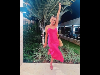  alt="Lola Bezerra"