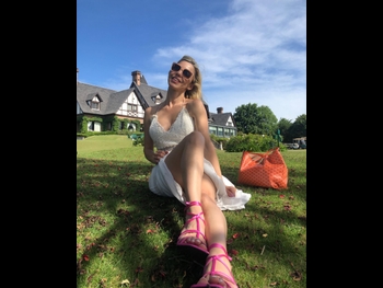  alt="Lola Bezerra"