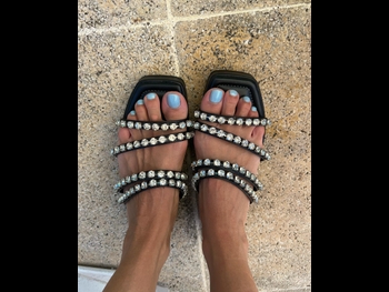  alt="Lola Bezerra"