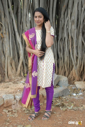 Suhasini (I)