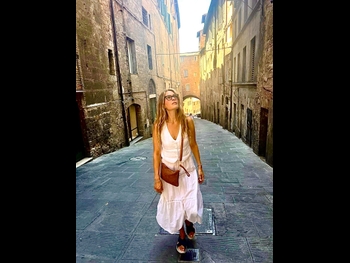  alt="Dina Pugliese"