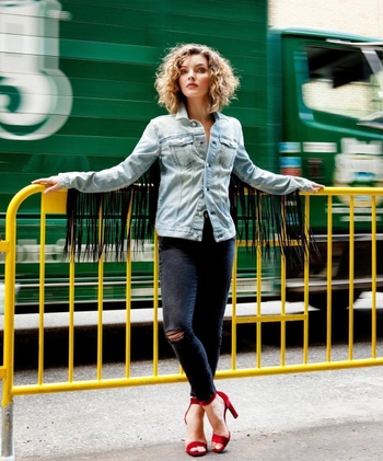 Camren Bicondova