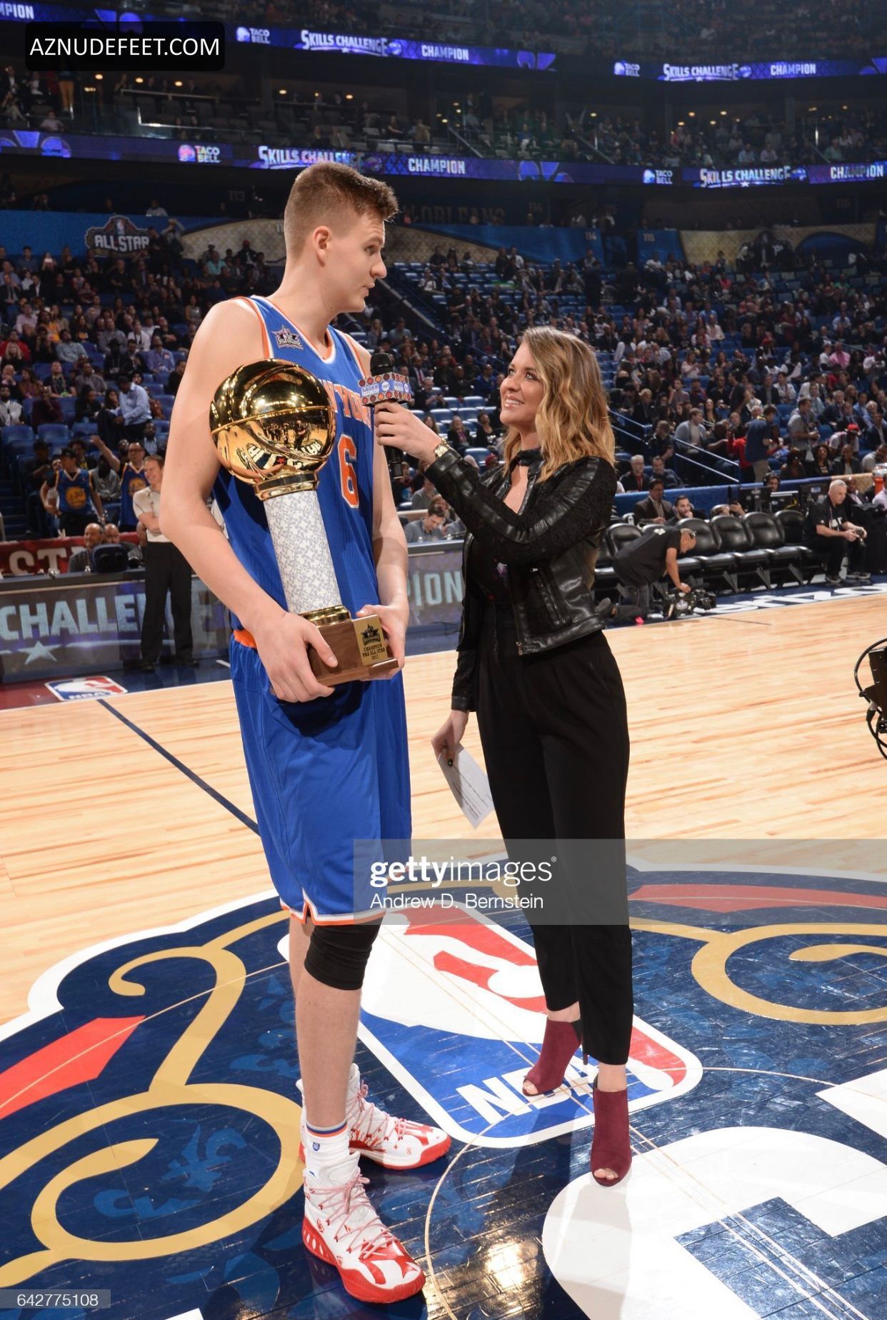 KRISTEN LEDLOW Feet - AZNudeFeet