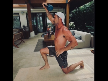  alt="Chris Hemsworth"