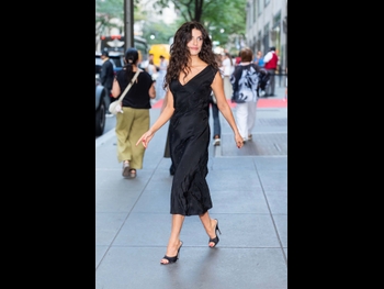  alt="Ella Rubin"