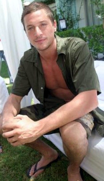 Simon Rex