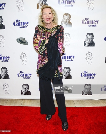 Leslie Easterbrook