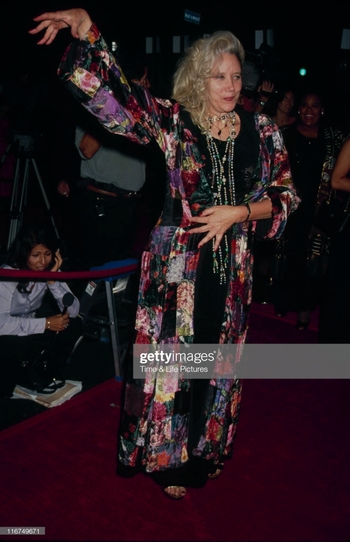 Sally Kirkland