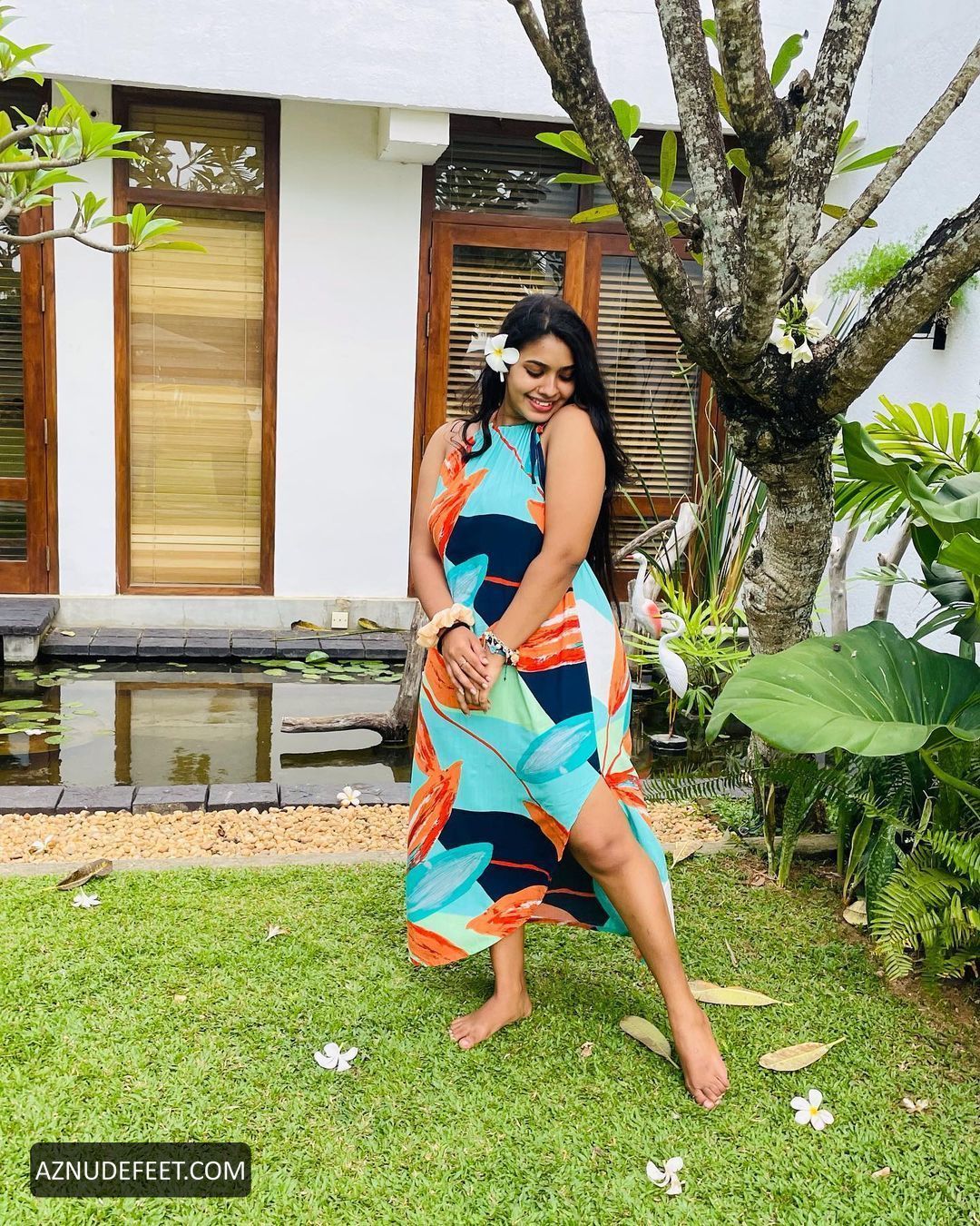 Shalini Fernando Feet Aznudefeet