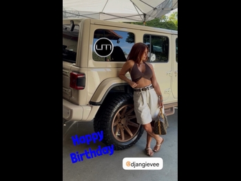  alt="Angie Vee"