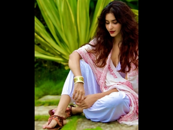  alt="Tithi Raaj"