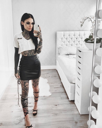 Monami Frost