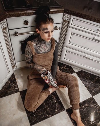 Monami Frost