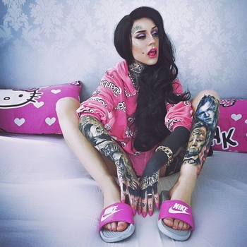 Monami Frost