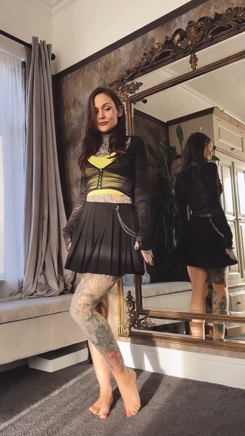 Monami Frost