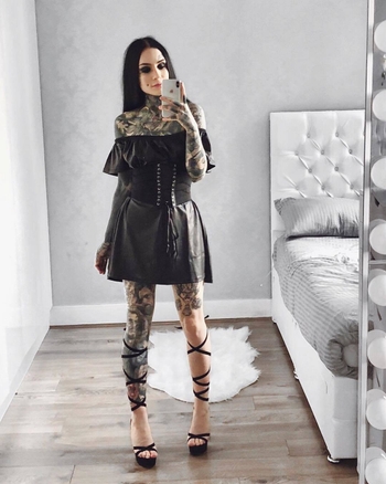 Monami Frost