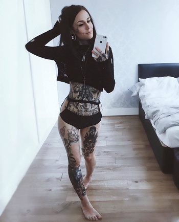 Monami Frost