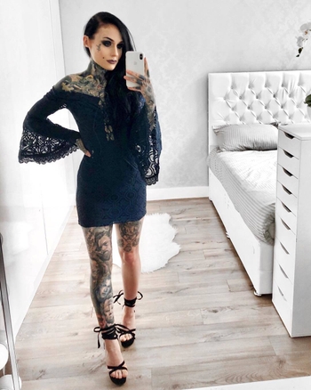 Monami Frost