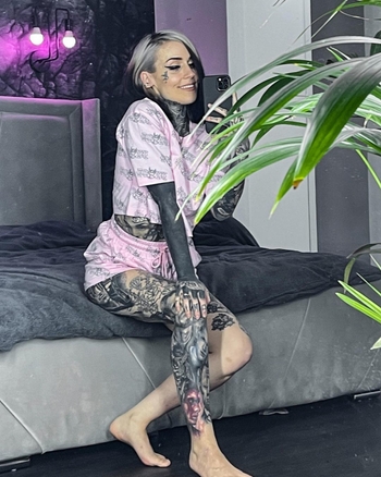 Monami Frost