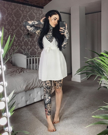 Monami Frost