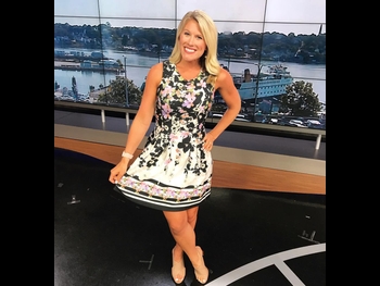  alt="Laura Hutchinson"