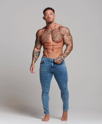 Ashley Cain