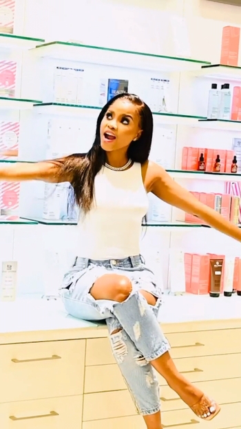 Khanya Mkangisa