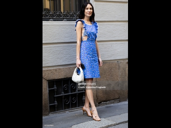  alt="Alexa Chung"