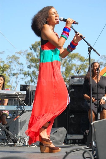 Amel Larrieux