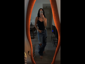  alt="Laura Chimaras"