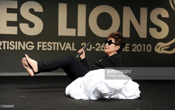 Yoko Ono