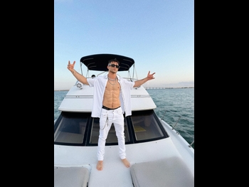  alt="Max Ehrich"