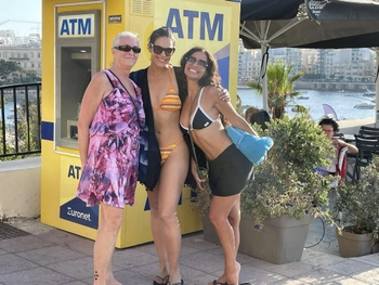  alt="Eva Avila"