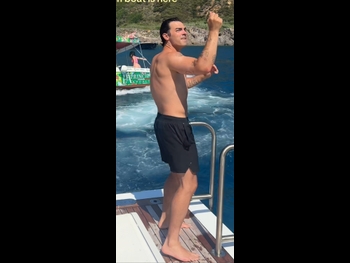  alt="Joe Jonas"
