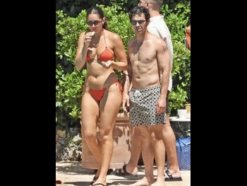 alt="Joe Jonas"