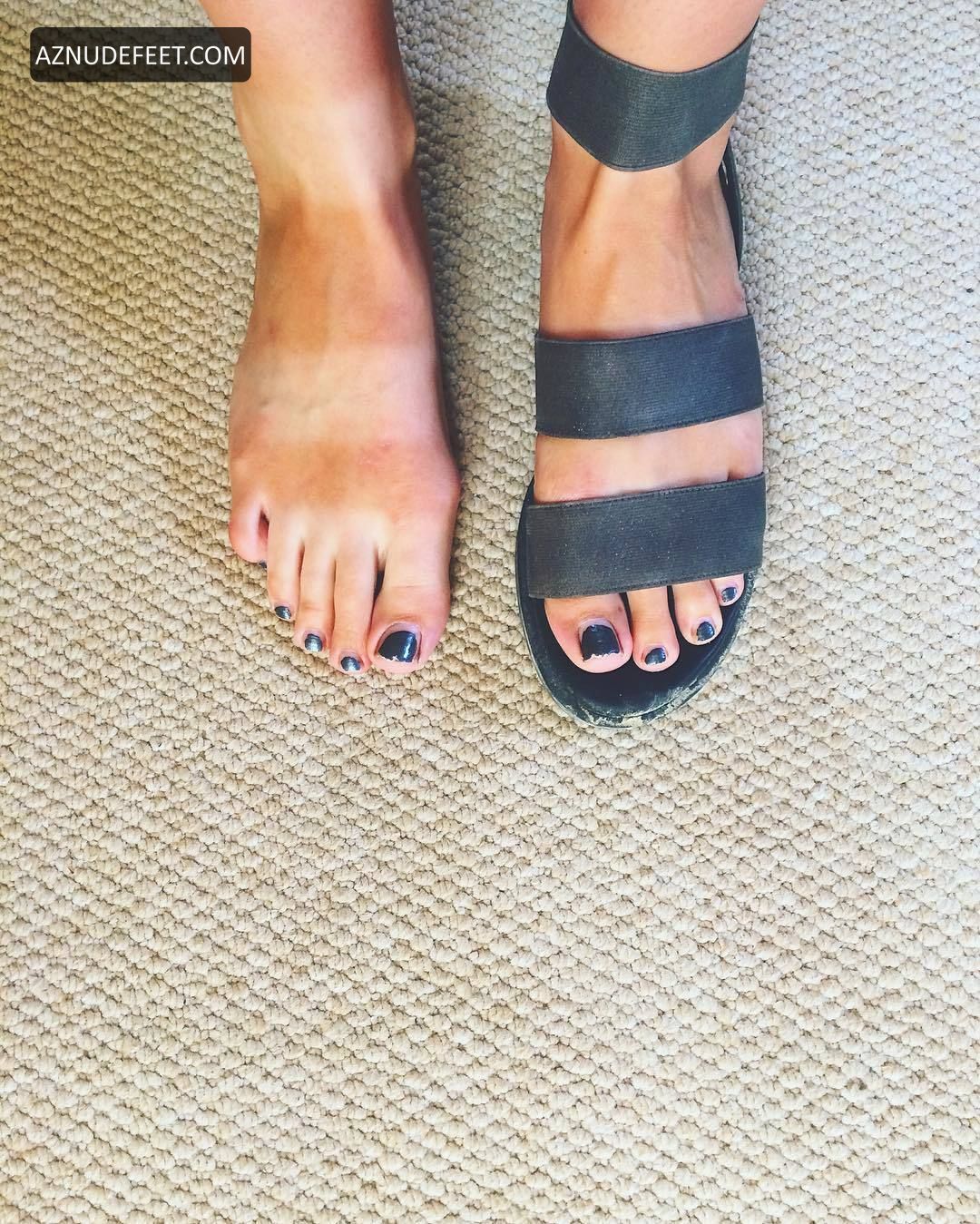 KATE BRACKEN Feet - AZNudeFeet