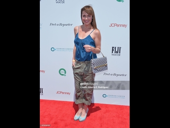  alt="Nikki Deloach"