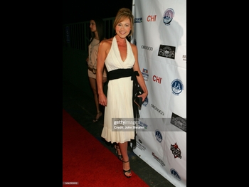  alt="Nikki Deloach"