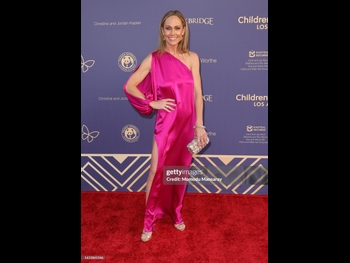  alt="Nikki Deloach"