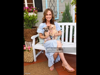  alt="Nikki Deloach"