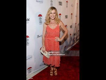  alt="Nikki Deloach"
