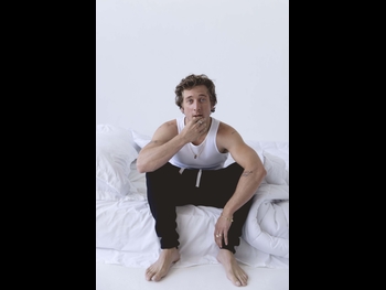  alt="Jeremy Allen White"