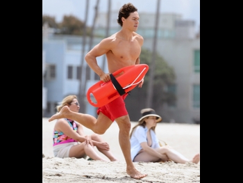  alt="Noah Beck"