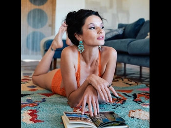  alt="Alice Greczyn"